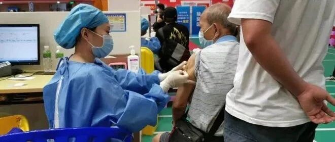 打疫苗啦！江门一接种点开启“夜场”模式！