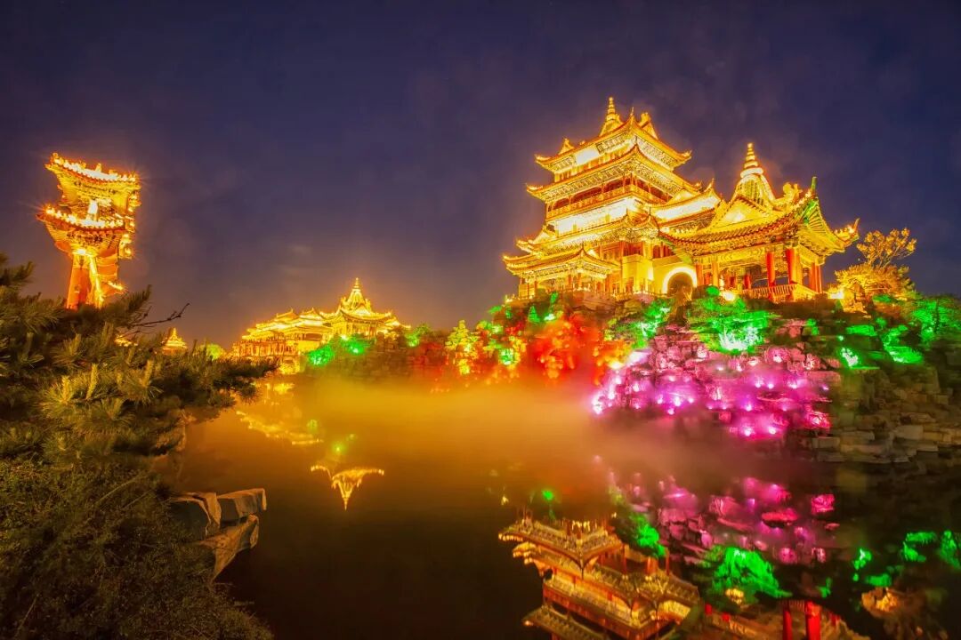 蓬莱夜色流光溢彩感叹仙境在人间