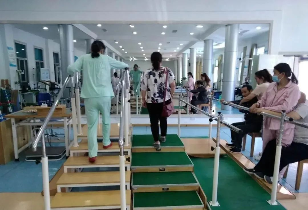 走进康复科——让患者重新燃起生活的勇气，自信且有尊严的活着