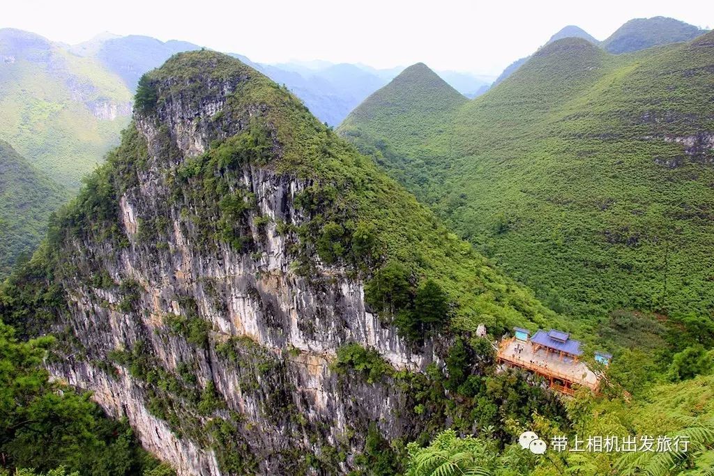 鬥淋和坡立谷地也是世所罕見的,比如甘房峒,為七百弄深窪地之王;該弄