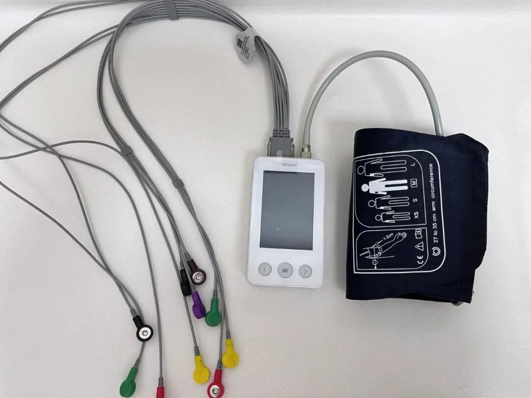 心电图检测仪怎么用【合阳县医院】新技术｜24小时动态心电血压二合一监测 为临床不稳定性心绞痛和隐匿性高血压患者带来福音_https://www.jmylbn.com_新闻资讯_第4张