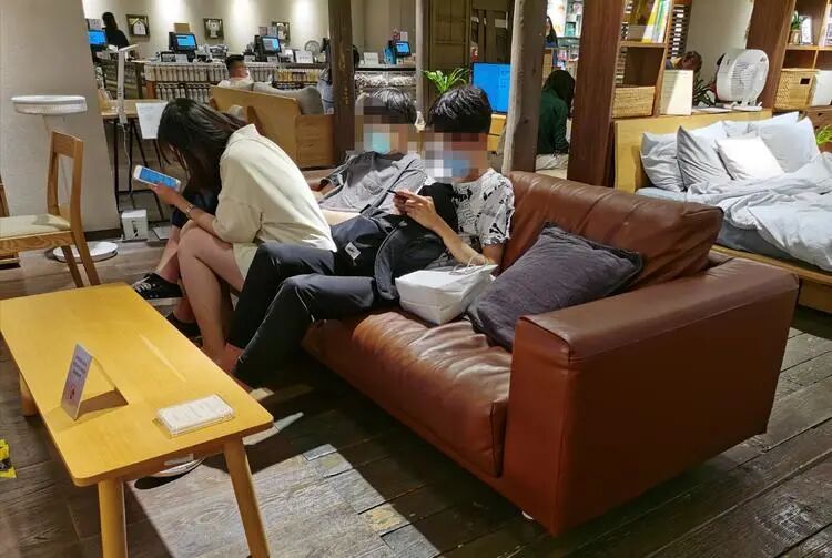 Muji一年一度夏季特惠来了 降3820元的皮沙发 降1212元的收纳床 面对侘寂muji风 竟然热血沸腾了 周到上海 微信公众号文章阅读