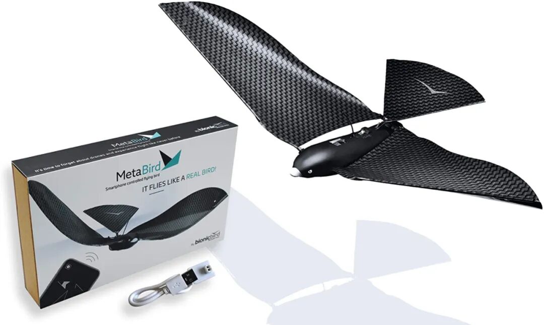 像飞鸟一样飞行的仿生鸟仅重95克