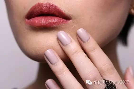 word天!上流社會寵愛的「吃土色」原來這麼高級,好想來一打…