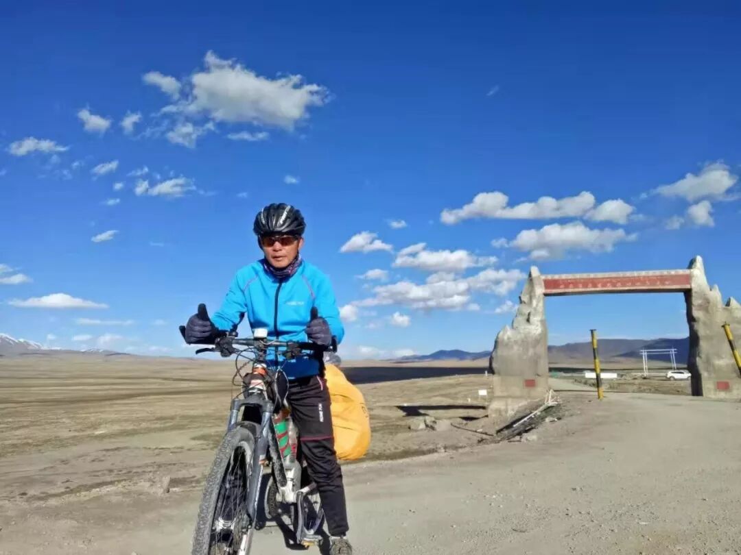 江阴夫妻38天骑车去宁夏 两人加起来超100岁