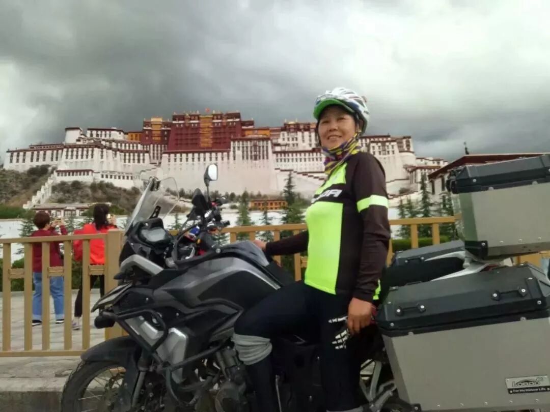 江阴夫妻38天骑车去宁夏 两人加起来超100岁