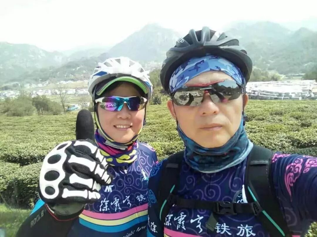 江阴夫妻38天骑车去宁夏 两人加起来超100岁