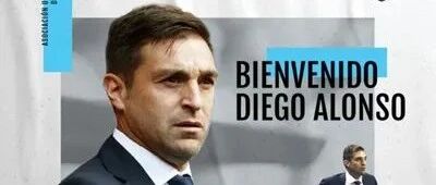 这位帮助申花获得洲际大赛冠军的外援现在是乌拉圭队的主教练了