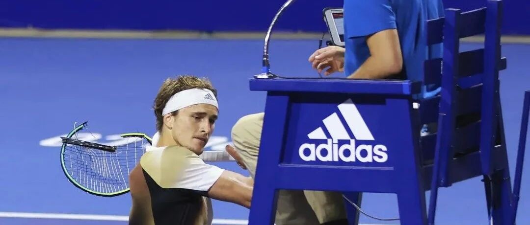 天哪，兹维列夫将球拍砸向了裁判！