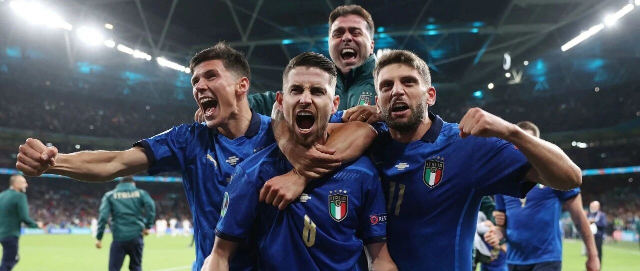 意大利点球大战晋级决赛；西班牙成败莫拉塔；申花热身赛胜青岛；佩雷拉出山执教土超 | 欧力给