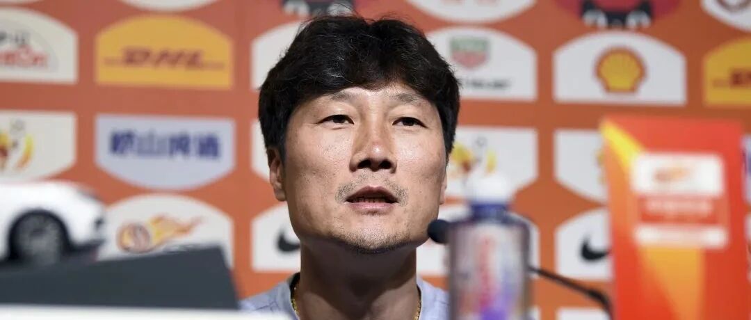 第一回合，申花忙着跳进自己挖的大坑