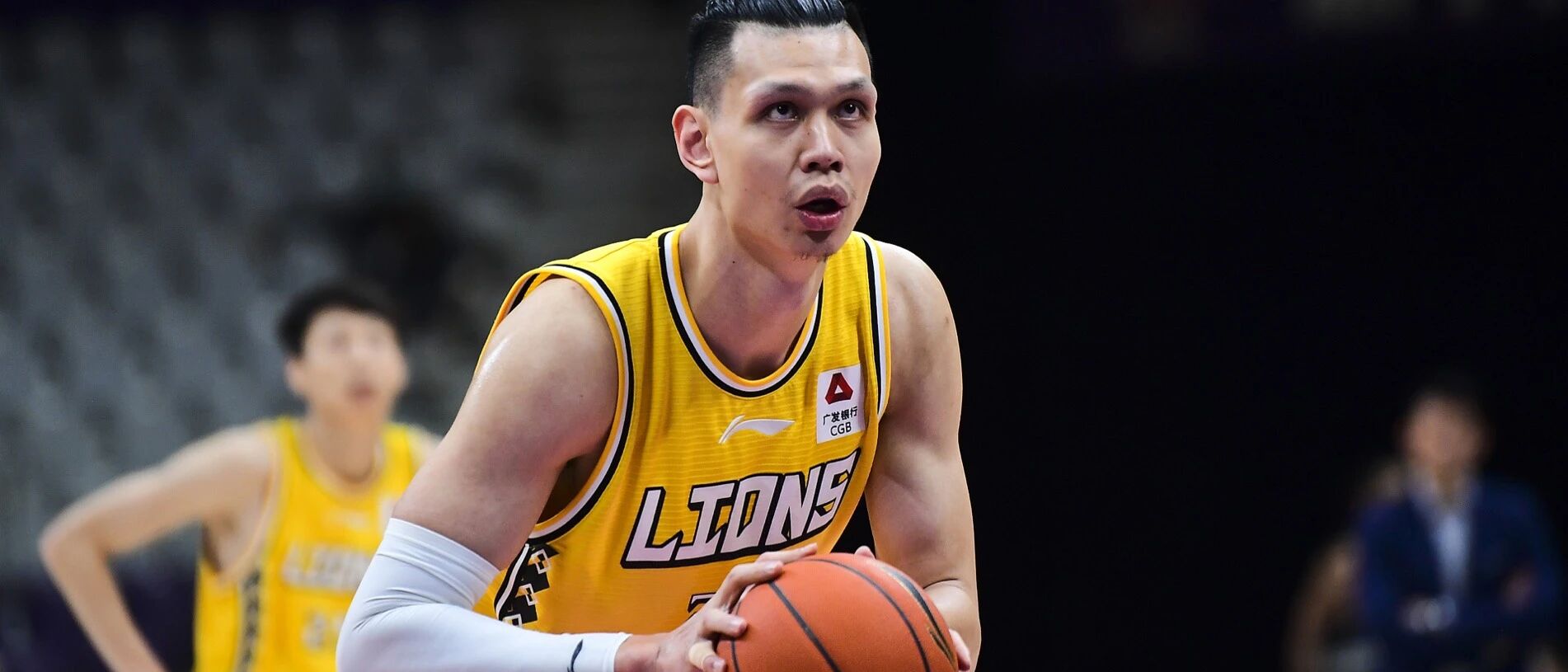 许钟豪禁赛6场，罚款20万！