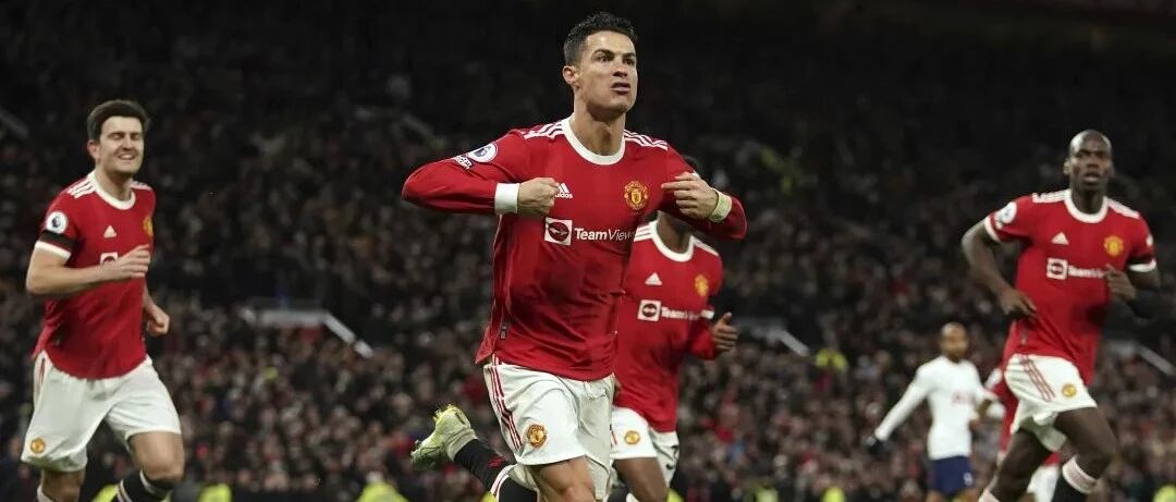 37岁的“老罗”上演帽子戏法，粉碎马奎尔“阴谋”，成历史第一射手