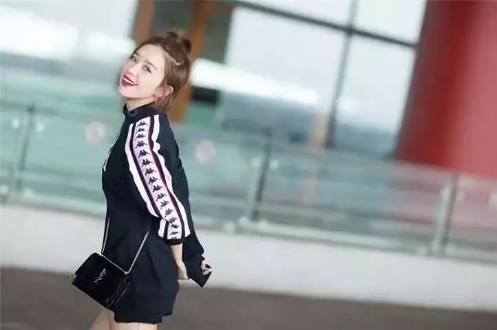 張雨綺暴打老公後宣布離婚:「去你媽的愛情」,男人就應該在家生娃帶孩子!