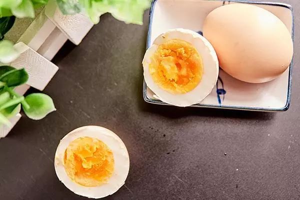 有了膽囊炎就不能吃雞蛋？直言：這幾種食物碰不得，再喜歡也別吃