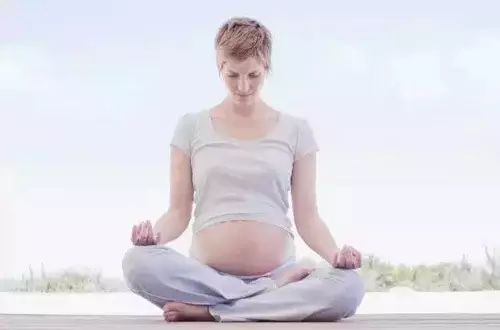 孕妇练瑜伽的好处（正确认知孕妈妈练瑜伽的好处）