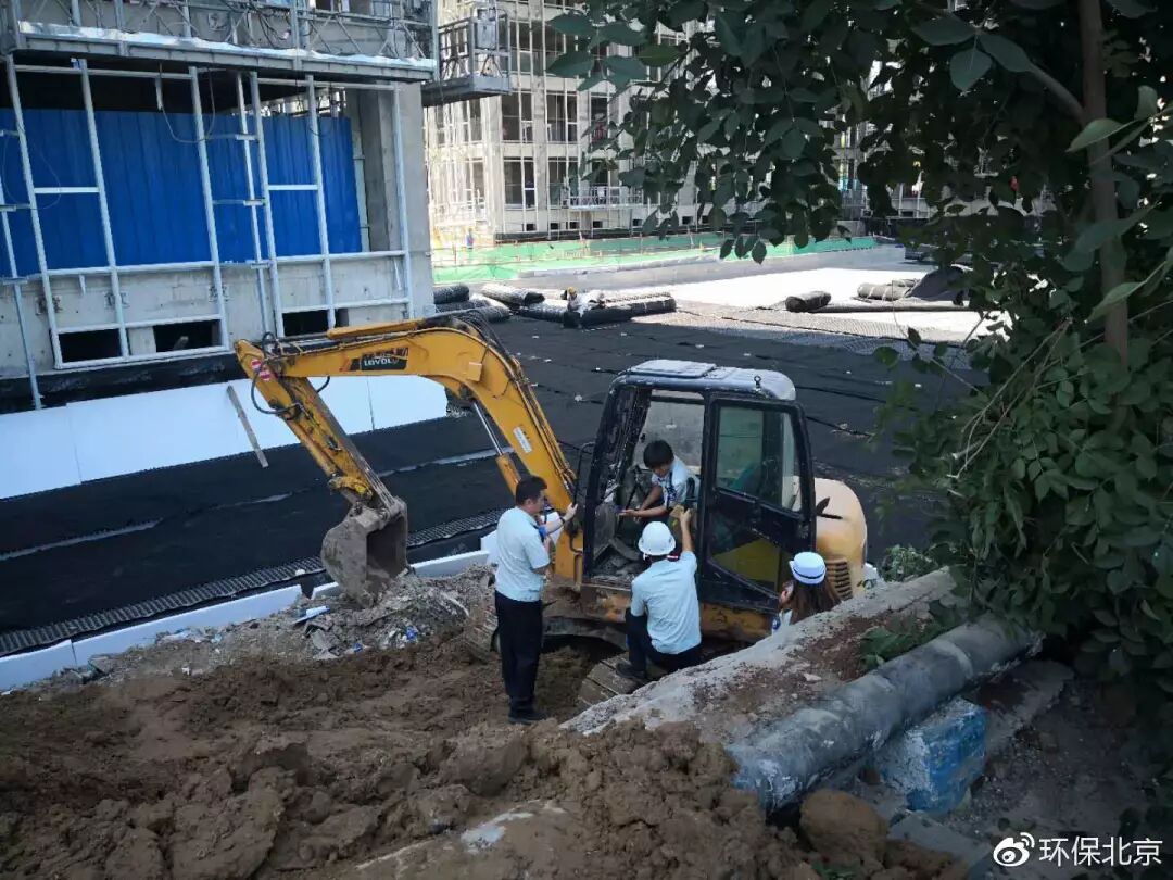 北京多举措监管移动污染源 1-8月共有10.89万辆超标车纳入黑名单