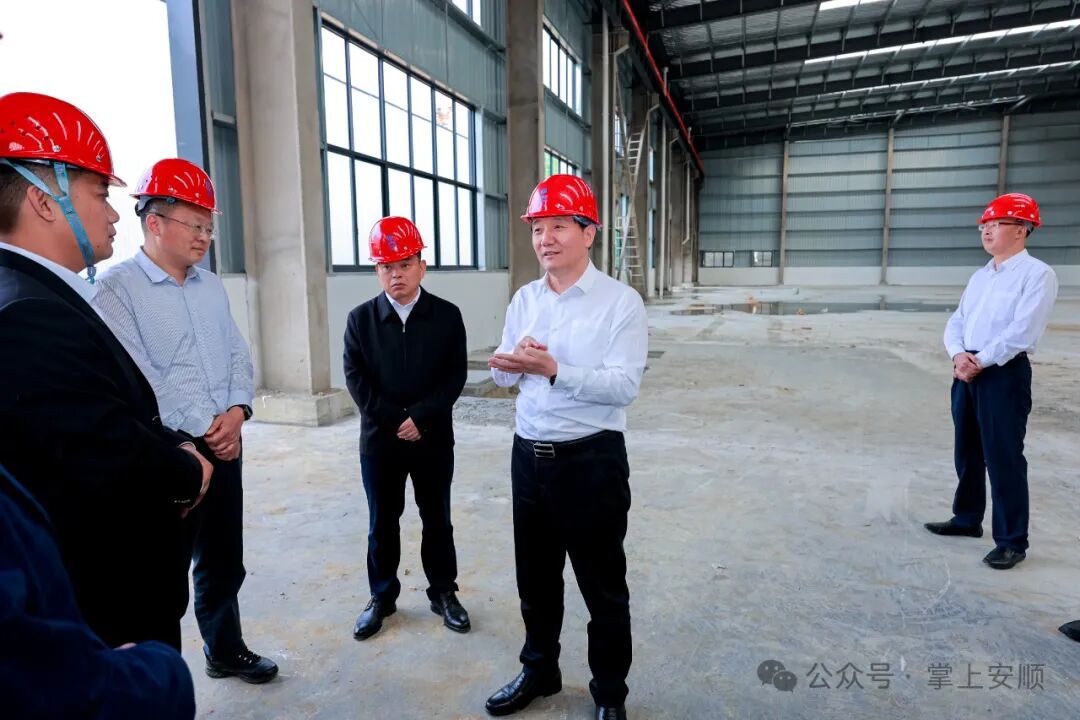 杨昌鹏到西秀区和平坝区调研