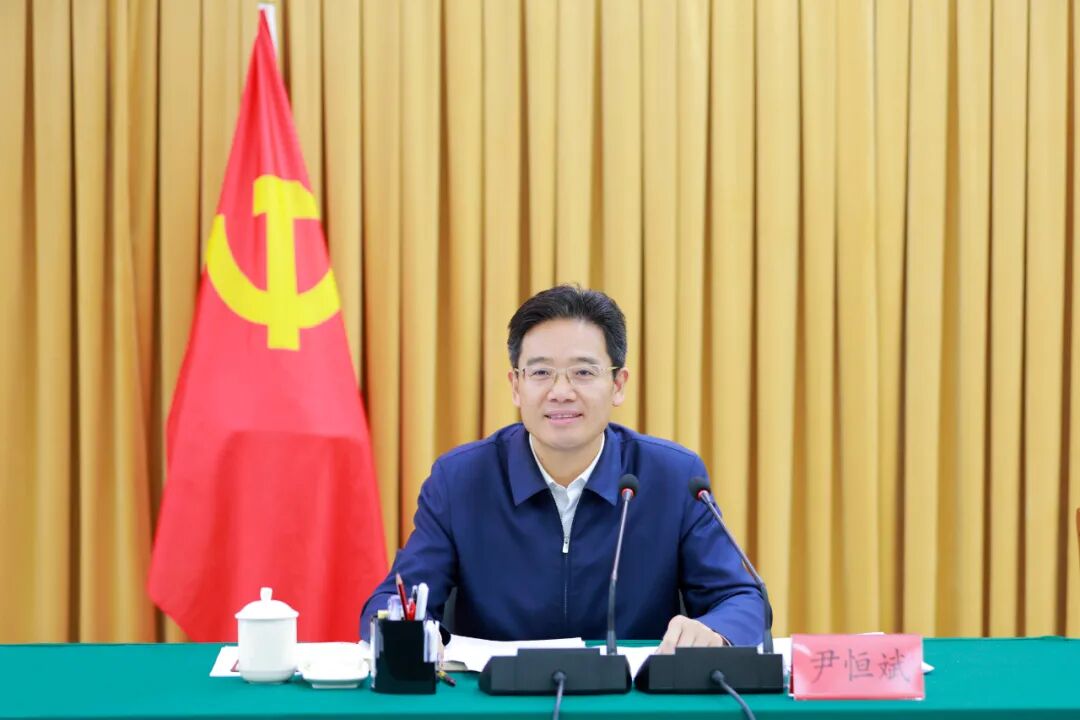 市委常委会召开会议