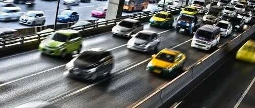 【注意】跟车如何保证安全，还能不被加塞？这些技巧要记牢！