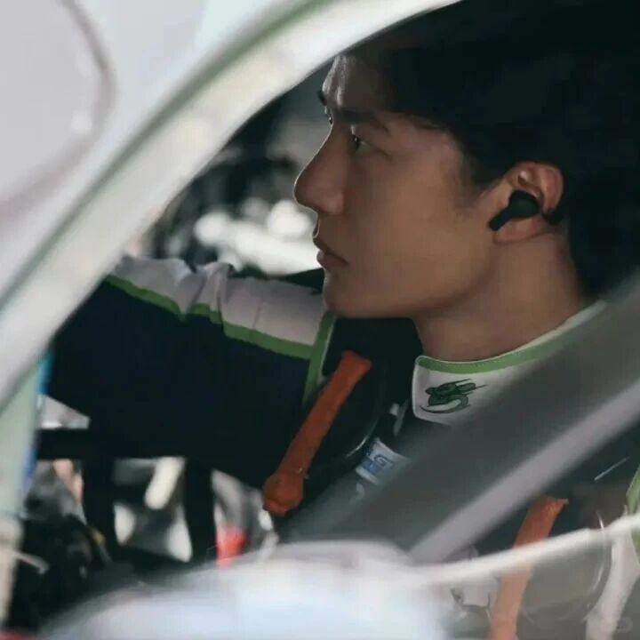 王一博退赛,China GT上海站遭撞车!对方车手全责...