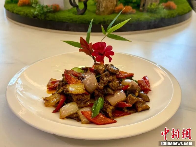 爆炒鳝鱼片。 卢梦梦 摄.jpg