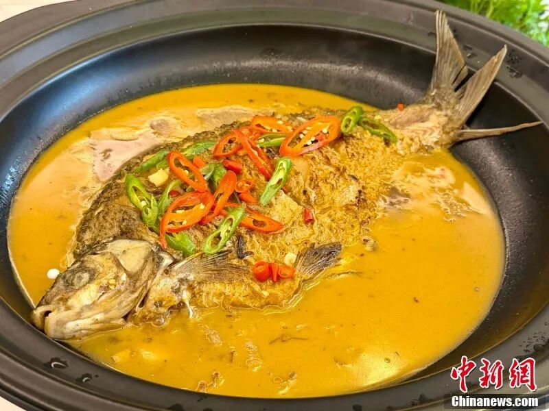 红烧大鳊鱼。 卢梦梦 摄.jpg