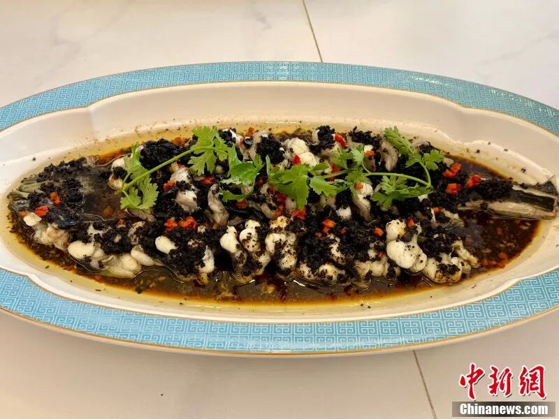 豉汁蒸河鳗。 卢梦梦 摄.jpg