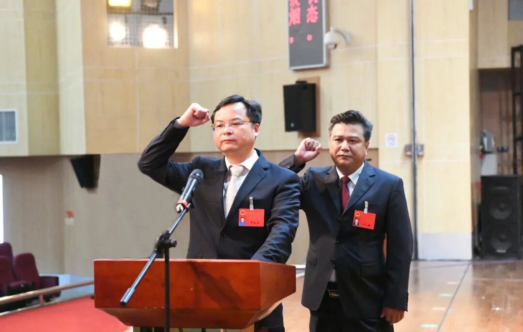 邓红卫满票当选为紫金县人民政府县长,叶小锋满票当选为紫金县监察