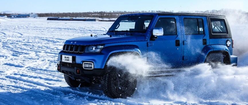 BJ 40，你敢在沙漠里滚刀锋吗？