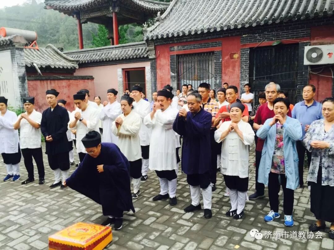 济南道教为德高望重刘元宽道长祝寿祈福