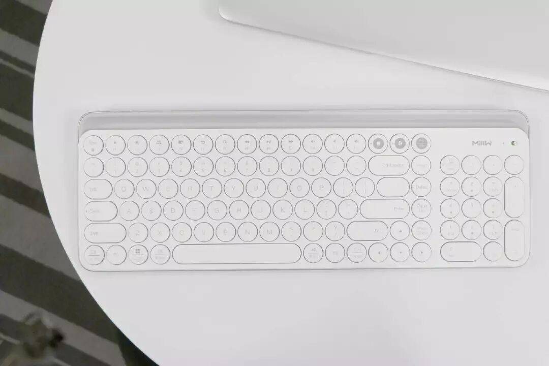 蓝牙键盘切换电脑快捷键_蓝牙键盘切换连接设备_电脑软键盘怎么打开