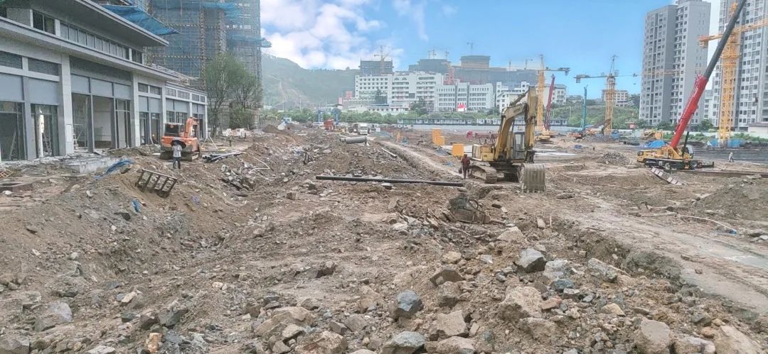 闽清梅溪新城一期道路路网项目（支路六）开工