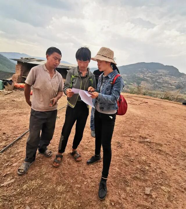 「13名」上不了网课？13名教师翻山越岭送教上门，25个村里265名学生哭了…