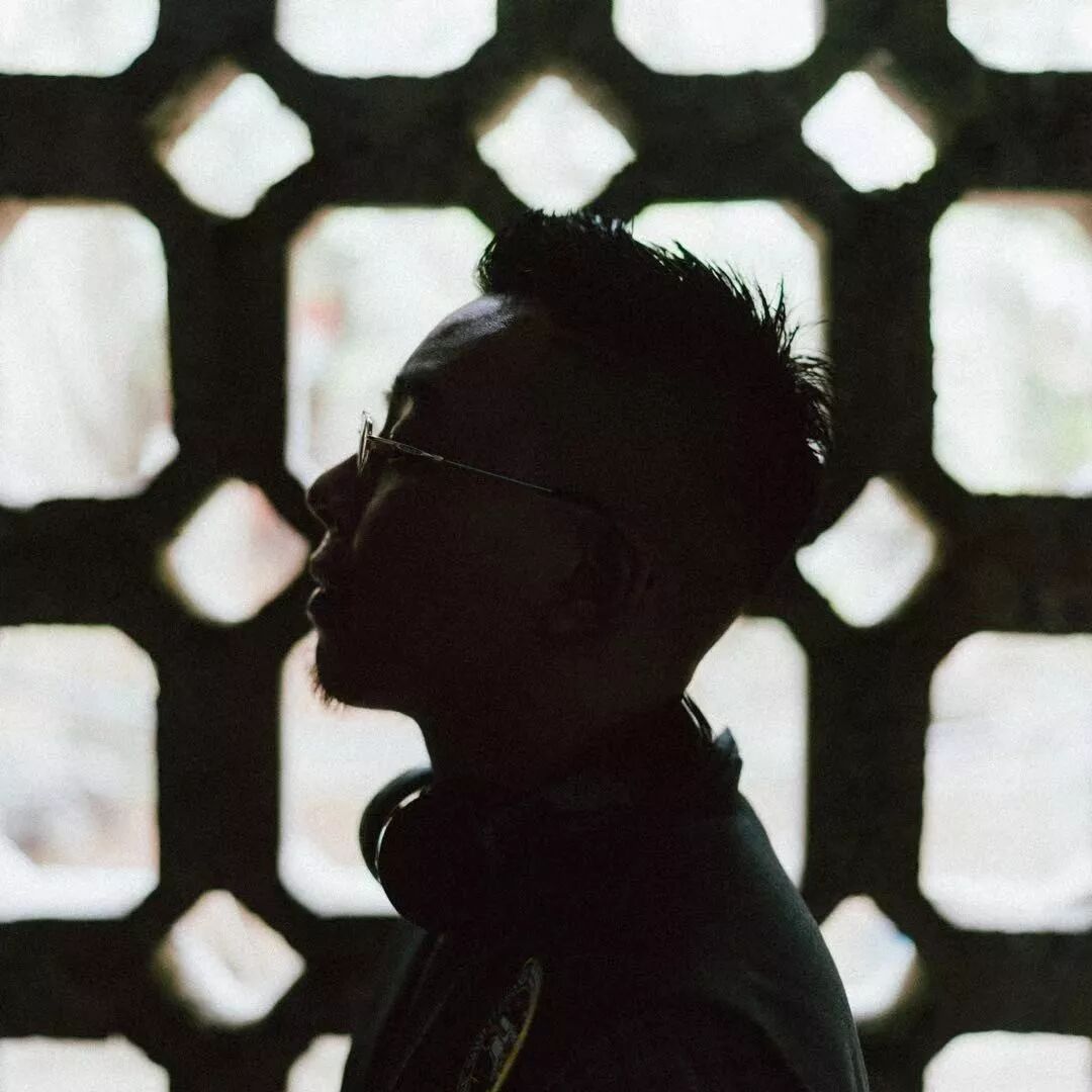 关秀媚贼王完台湾整版_妈妈不要丢下我完整版_妈妈的话歌词完整版