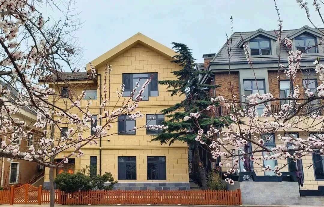 全长600多米,包括七七街,济南街,望海街和山林街周边,大连人更愿意叫