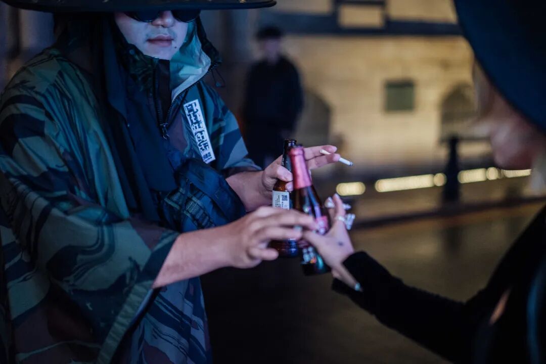 ɳ���¿�һ���ܿ��ݳ��ı����꣬�����׼ң���ӭ������