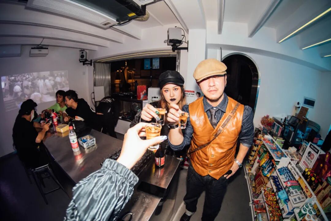 ɳ���¿�һ���ܿ��ݳ��ı����꣬�����׼ң���ӭ������