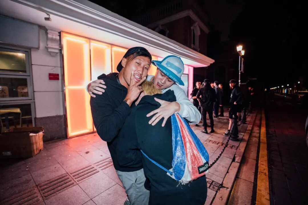 ɳ���¿�һ���ܿ��ݳ��ı����꣬�����׼ң���ӭ������