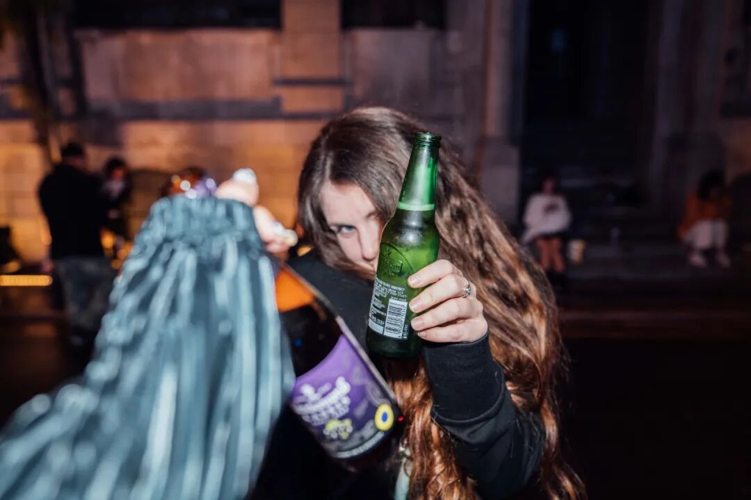 ɳ���¿�һ���ܿ��ݳ��ı����꣬�����׼ң���ӭ������