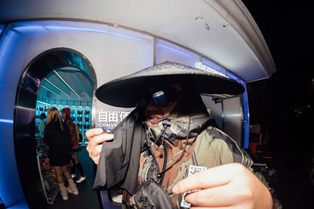 ɳ���¿�һ���ܿ��ݳ��ı����꣬�����׼ң���ӭ������