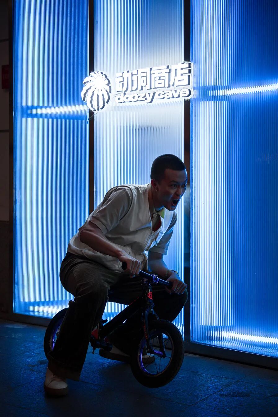 ɳ���¿�һ���ܿ��ݳ��ı����꣬�����׼ң���ӭ������