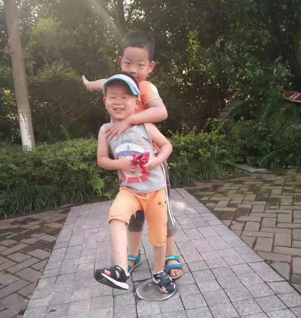 纬赛尔少年202班阳光少年姚宇轩