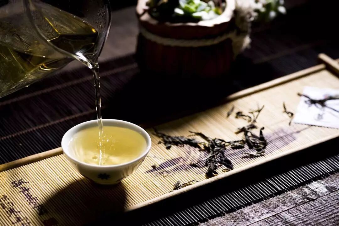 泡茶时翻动叶底，原来影响这么大