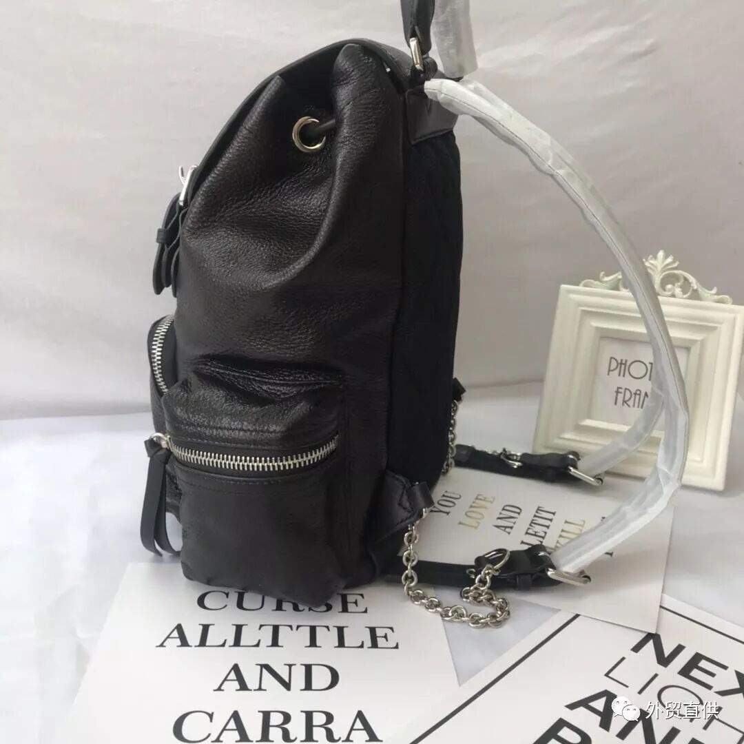 新款鹿皮军旅双肩包外层 100 鹿皮装饰 100 小牛皮3个拉链外袋 1个内插袋 1个拉链内袋皮革顶部提柄 外贸直供 微信公众号文章阅读