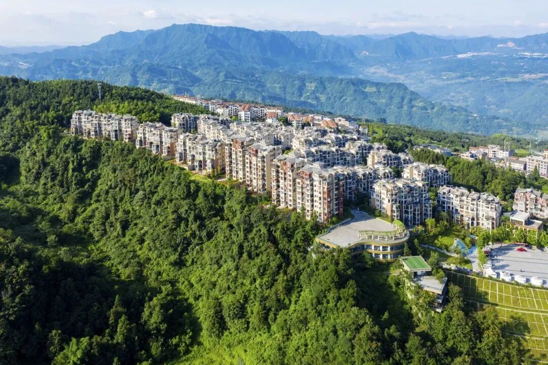 江津东胜·云岭翠湖 | 重庆首席山林湖三重度假生活避暑楼盘,从主城