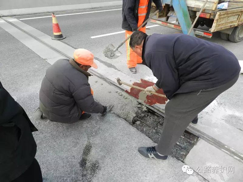 水泥混凝土路面快速修补图文