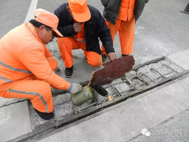 水泥混凝土路面快速修补图文