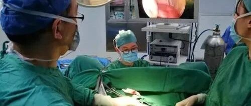 备孕发现有子宫肌瘤，是先做手术去肌瘤，还是带瘤孕孩子？