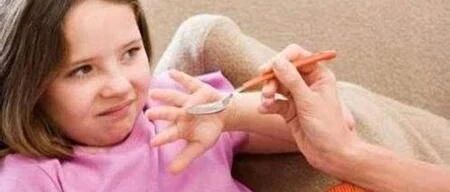 婴儿得了病，哺乳妈妈“过奶喂药”，到底行不行？